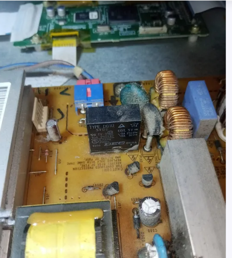 صيانة جميع انواع الشاشات