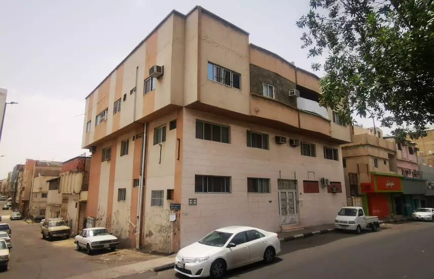 للبيع عمارة سكنية على شارع تجاري بالشهداء الشمالية